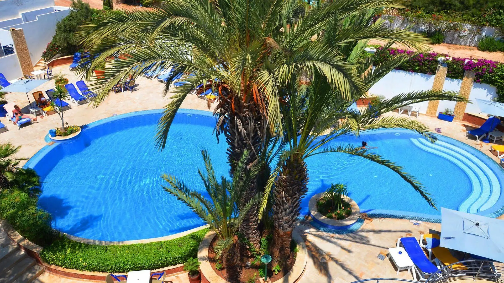 Golden Beach Appart\'Hotel contacts